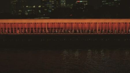 Hermès تروي فصلاً جديداً من مجموعتها لخريف وشتاء 2025 في شنغهاي