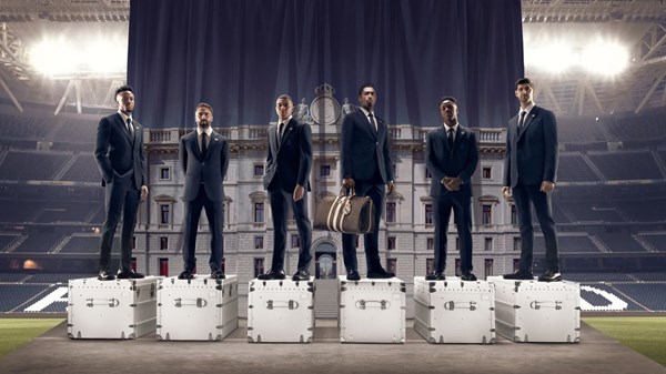 لوي فيتون وريال مدريد.. الأناقة تنتقل إلى ملاعب كرة القدم لوي فيتون وريال مدريد.. الأناقة تنتقل إلى ملاعب كرة القدم