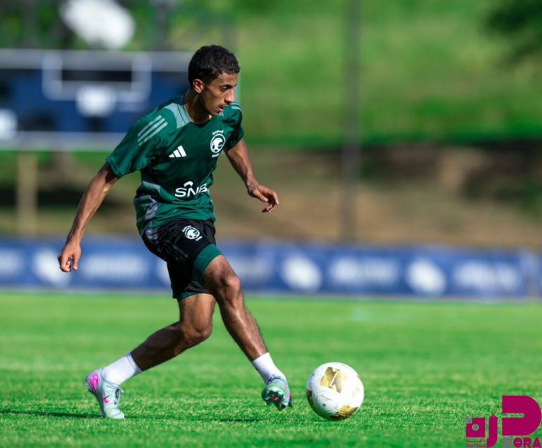 الأخضر يستأنف تدريباته ويغادر اليوم إلى لاس فيغاس