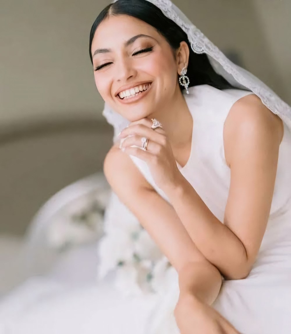 النجمات الشابات يخترن لمسات المكياج الناعمة في زفافهن