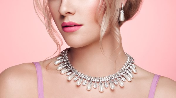 خطوات بسيطة لاختيار الإكسسوارات الفضية المناسبة لإطلالتكِ خطوات بسيطة لاختيار الإكسسوارات الفضية المناسبة لإطلالتكِ