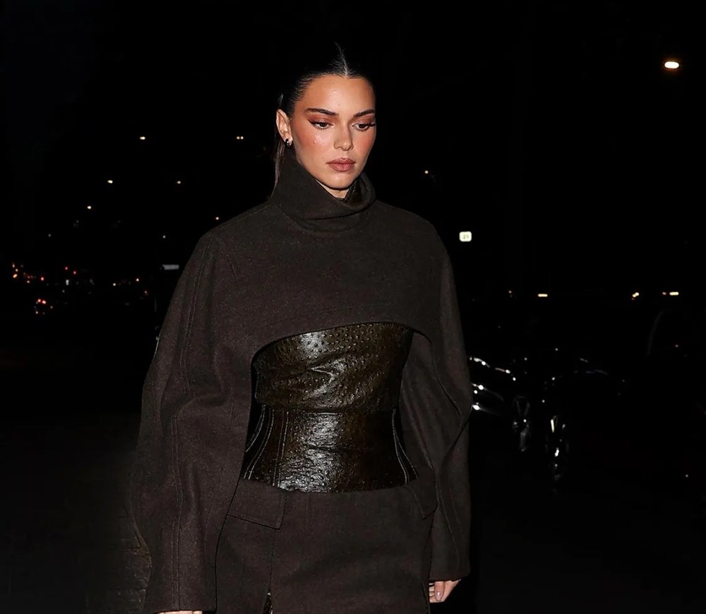 من كيندال إلى براد بيت.. نجوم العالم يعيدون للمونوكروم هيبته