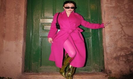 أفكار مختلفة لارتداء اللون الوردي في الصيف أفكار مختلفة لارتداء اللون الوردي في الصيف