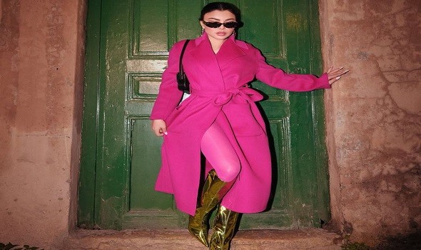 أفكار مختلفة لارتداء اللون الوردي في الصيف أفكار مختلفة لارتداء اللون الوردي في الصيف