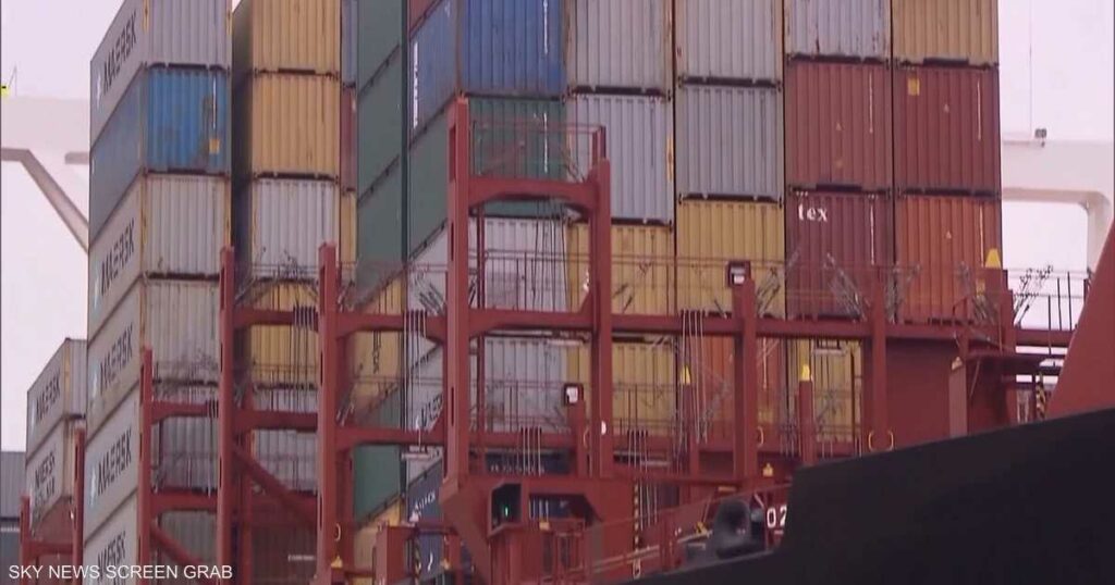 أميركا تلوّح بتفعيل الرسوم الجمركية في أغسطس وسط سباق تفاوضي