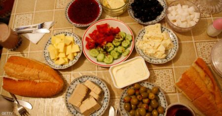 خلال فصل الصيف.. أخطاء شائعة تسبب التسمم الغذائي