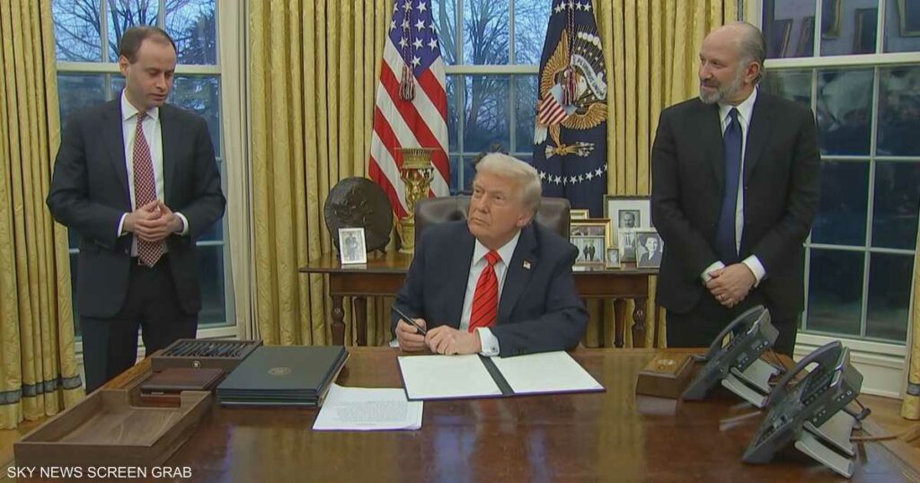 ترامب يرفع العقوبات عن سوريا ويمهّد لعودة اقتصادية تدريجية