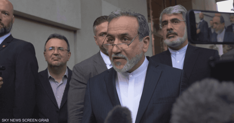 وكالة: إيران قد تجري محادثات نووية مع الترويكا الأوروبية