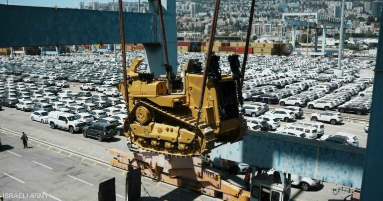 بعد فك "حظر بايدن"..جرافات ومعدات عسكرية أميركية تصل إسرائيل