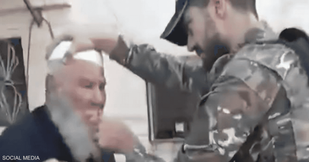 مقاطع فيديو ترصد مجزرة و"قص شوارب".. ماذا يحدث في السويداء؟