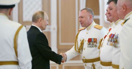 بوتين يعلن إعادة هيكلة البحرية الروسية وتعزيز تسليحها