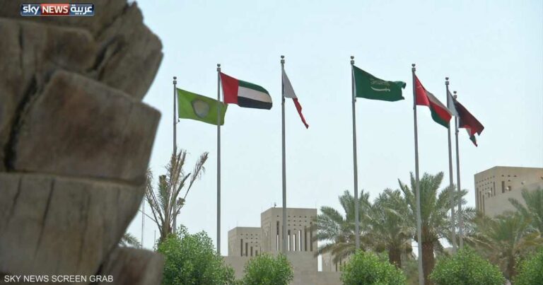 مسح لرويترز: اقتصادات الخليج ستنمو بوتيرة أسرع هذا العام