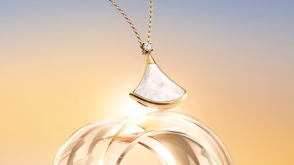 «ديفاز دريم».. سيمفونية الأنوثة الخالدة من «بولغري» «ديفاز دريم».. سيمفونية الأنوثة الخالدة من «بولغري»