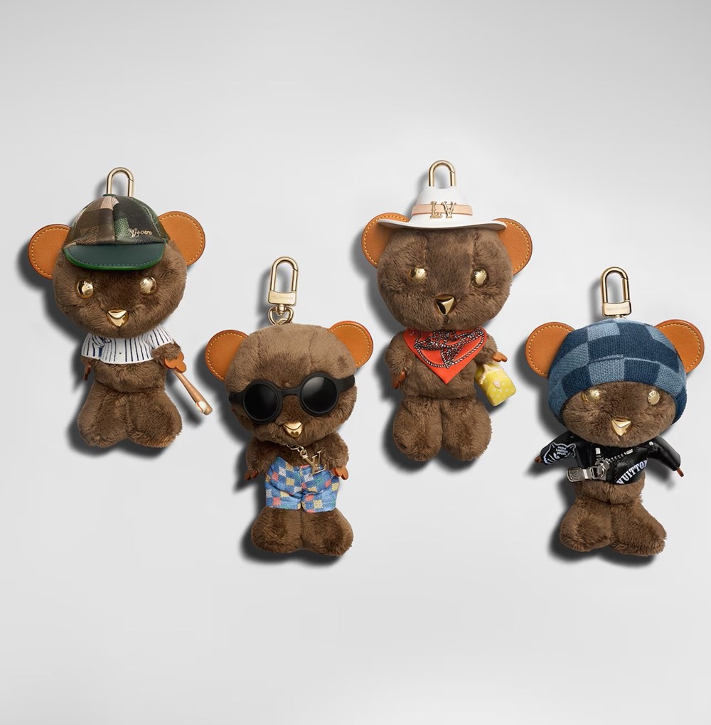 «لويس فويتون» تكشف عن إكسسوار حقيبة جديدة.. هل تُنهي هوس «لابوبو»؟