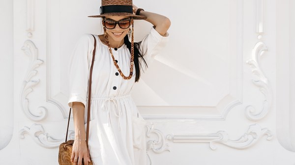 الكتّان «ملك الصيف».. 8 إطلالات منعشة لأناقة مريحة وعفوية الكتّان «ملك الصيف».. 8 إطلالات منعشة لأناقة مريحة وعفوية