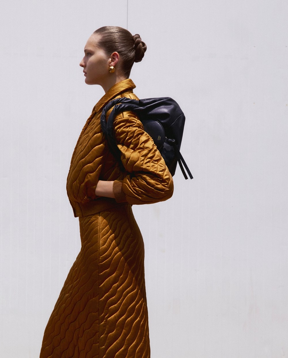 FENDI Spy Bag تقتحم عالم الموضة من جديد!