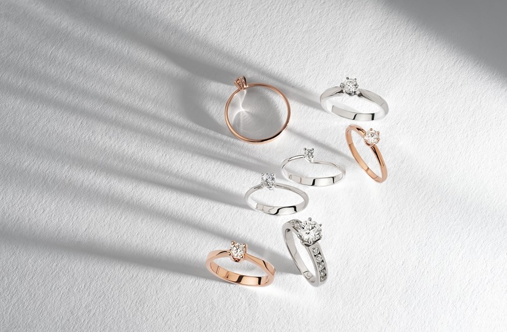 بين خاتمي الخطوبة والزواج.. هل هناك فرق جوهري؟