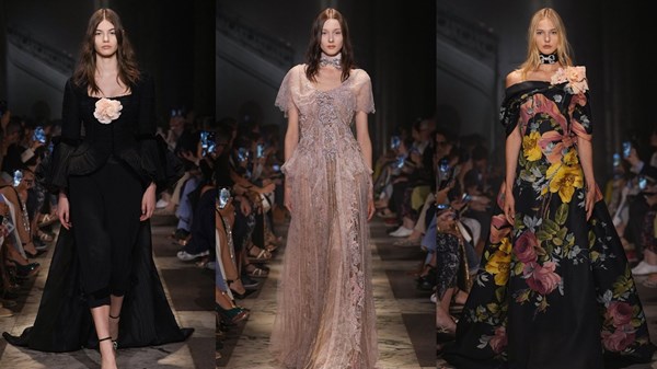 إيلي صعب يُغرق باريس بمجموعة ملكية جديدة.. لخريف وشتاء 2026 إيلي صعب يُغرق باريس بمجموعة ملكية جديدة.. لخريف وشتاء 2026