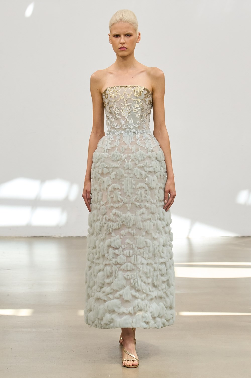 رامي العلي يسطّر التاريخ في باريس.. «حرّاس النور» تحية خالدة لدمشق!