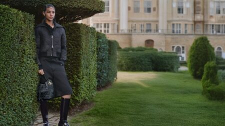 حقيبة «دي-موشن» من «ديور».. أناقة عصرية بلمسة «ماكرو كاناج» حقيبة «دي-موشن» من «ديور».. أناقة عصرية بلمسة «ماكرو كاناج»