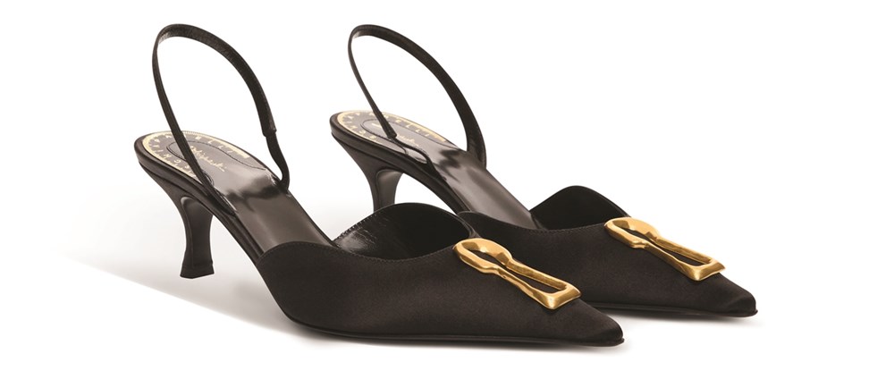 سحر الرمز وأناقة السهرات.. في رؤى Schiaparelli