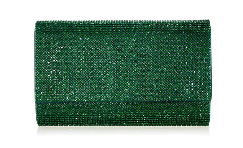 حقائب مسائية أنيقة مُرصعة بالمجوهرات