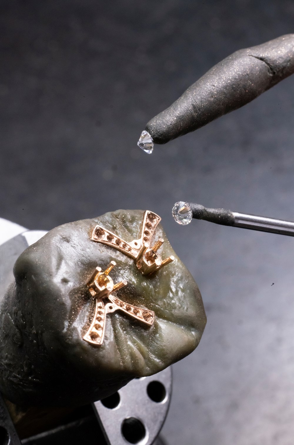 «بولغري» تطلق مدرسة المجوهرات في «فالينزا»