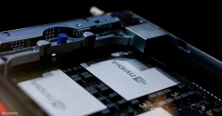 سهم إنفيديا يرتفع رغم موجة هبوط في وول ستريت.. ما القصة؟