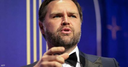 نائب ترامب يكشف سبب "مداهمة" منزل بولتون