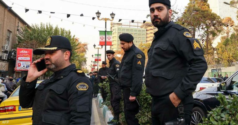 مقتل 4 أشخاص في محاولة اقتحام مركز شرطة جنوب شرق إيران