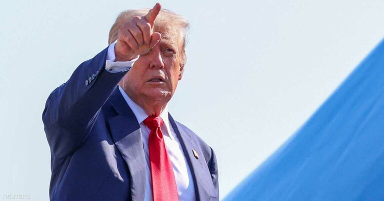 ترامب يشيد بلقاء ويتكوف وبوتين.. ويتجه لفرض "عقوبات ثانوية"