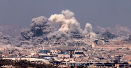 نشطاء يشبهون غزة بهيروشيما بعد قصفها بالقنبلة الذرية