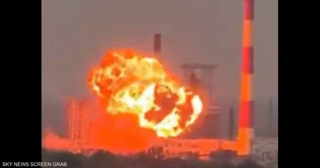 فيديو.. ضربة أوكرانية خطيرة على منشآت روسية نفطية