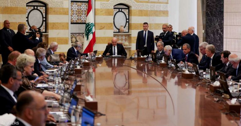 لبنان يوافق على إنهاء الوجود المسلح بما فيه حزب الله