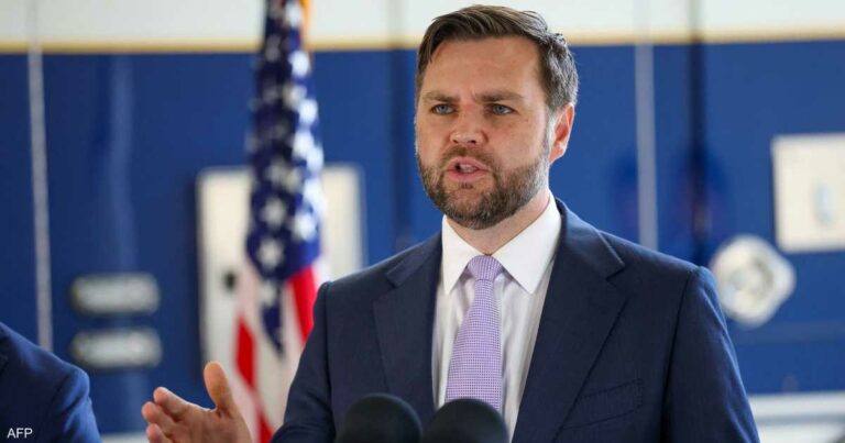 نائب ترامب: نعمل على عقد محادثات بين بوتين وزيلينسكي