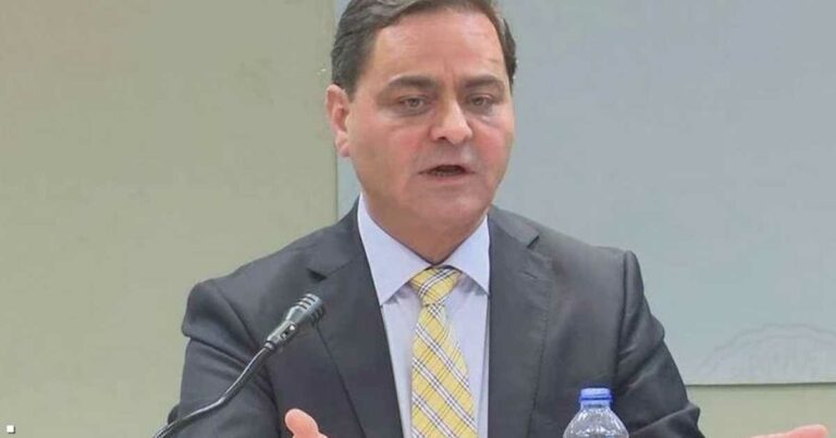 الرئاسة الفلسطينية تنفي تعيين رجل أعمال لحكم قطاع غزة