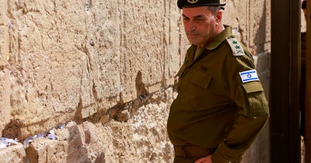 أزمة علنية.. وزير دفاع إسرائيل رفض لقاء رئيس الأركان بمكتبه