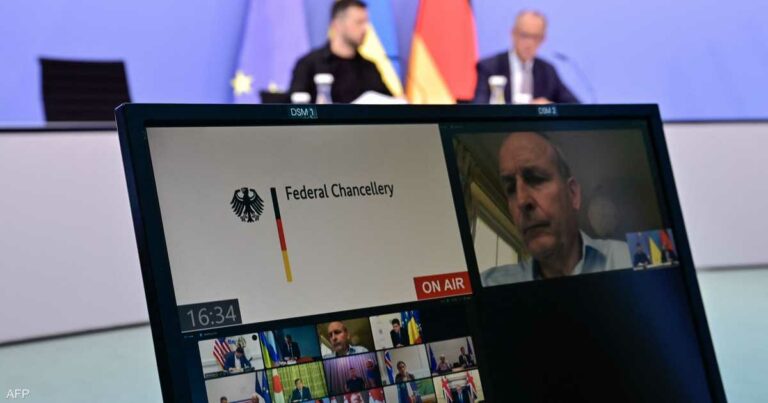 زيلينسكي يحذر ترامب… وأوروبا تعزز موقفها بشأن أوكرانيا