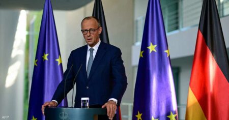 ألمانيا تتبنى نهجا حذرا بعد قمة ترامب وبوتين