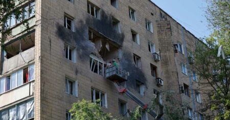 هجمات روسية جديدة على أوكرانيا.. وزيلينسكي يتوجه إلى واشنطن