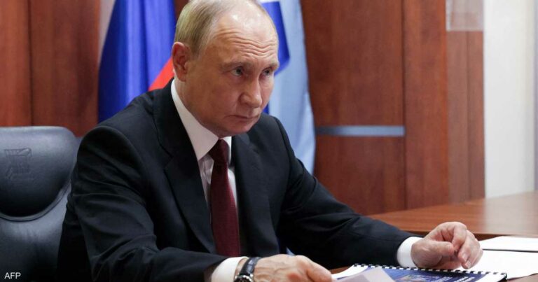 بوتين اقترح عقد لقاء في موسكو.. وزيلينسكي رد بكلمة من حرفين