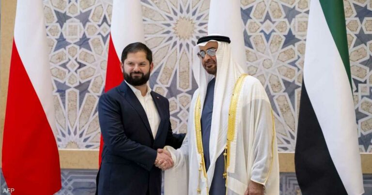 رئيس دولة الإمارات يصل القصر الرئاسي بأنغولا