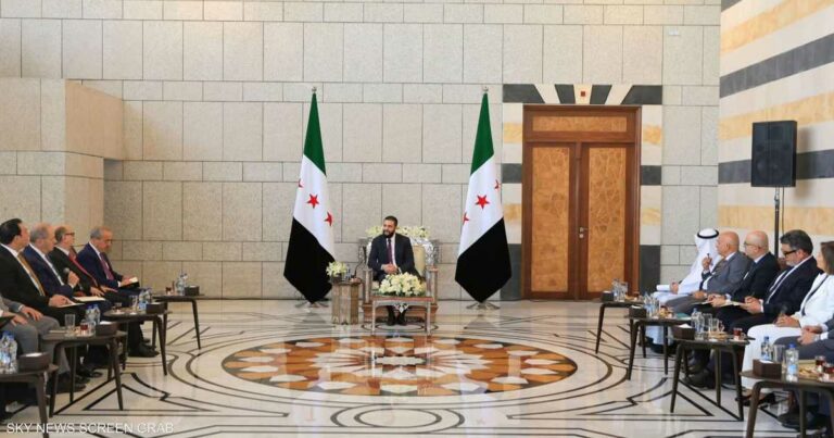 "ليس امتدادا للإخوان أو الربيع العربي".. الشرع يحدد بوصلته