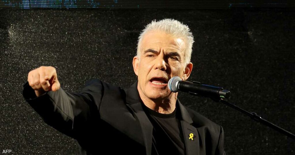 لابيد يدعو حكومة نتنياهو لقبول اتفاق مع حماس