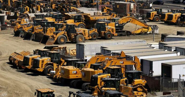 "كاتربيلر" ترفع توقعاتها بشأن تكاليف الرسوم الجمركية