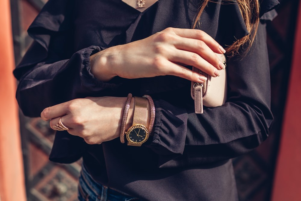 ساعاتكِ الفاخرة.. كيف تحافظين على جمالها وتألقها؟