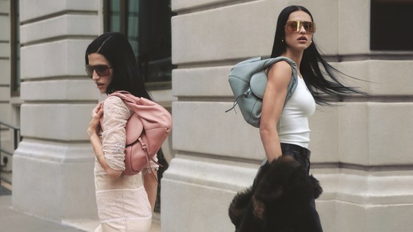 «Fendi Spy».. حقيبة الأسرار تعود بحلة جديدة «Fendi Spy».. حقيبة الأسرار تعود بحلة جديدة