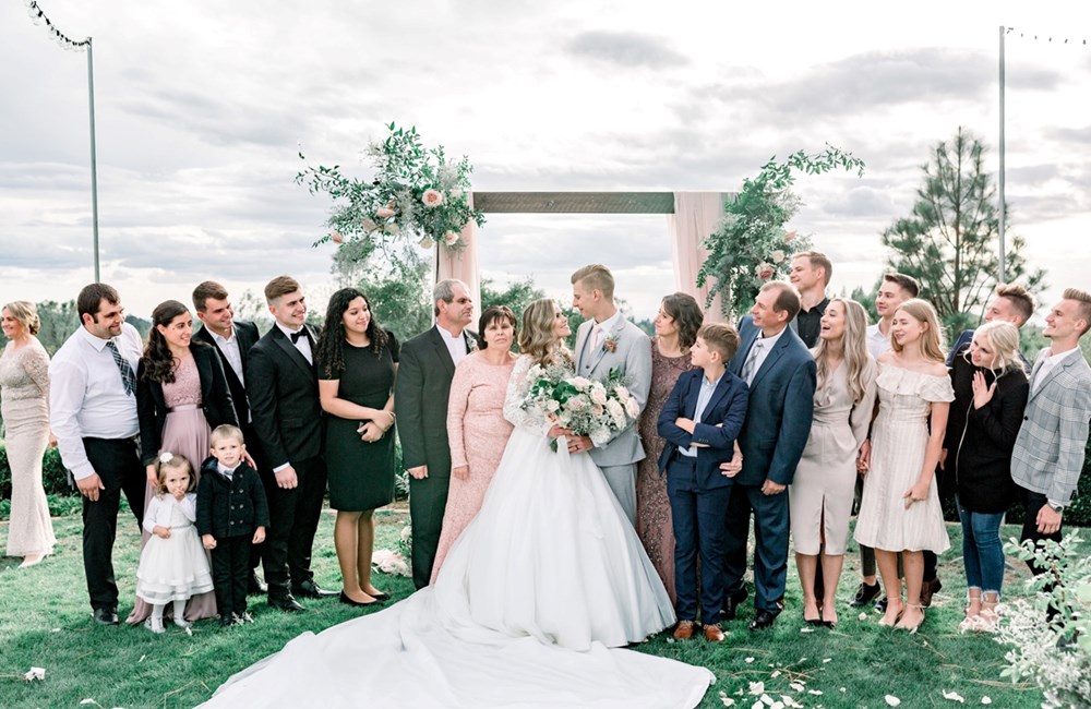 صور عائلية أساسية يجب التقاطها في حفل زفافكِ