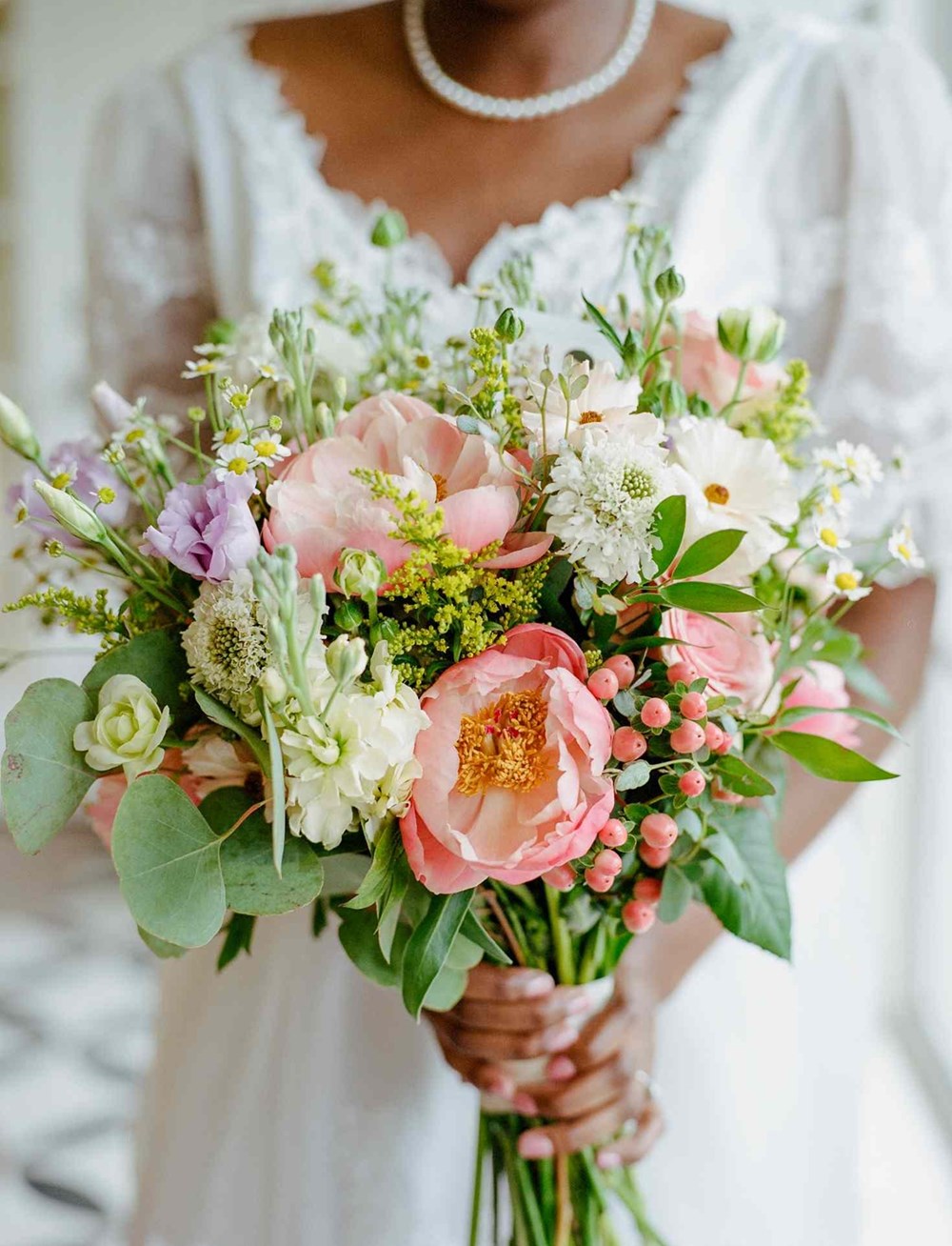 أبرز صيحات «بوكيه العروس» في 2025