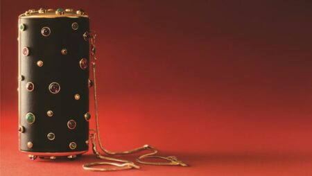 حقائب فنية بلمسة تاريخية من كارتييه